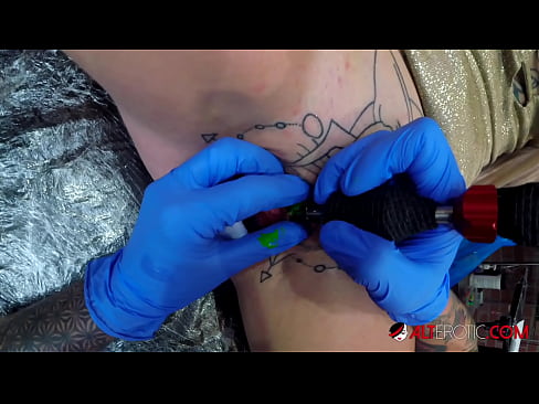 ❤️ Tsis tshua muaj tattooed hottie Sully Savage tau txais tattoo ntawm nws clitoris ️  porno  ntawm hmn.aircoolershop.top%  Ib ❤